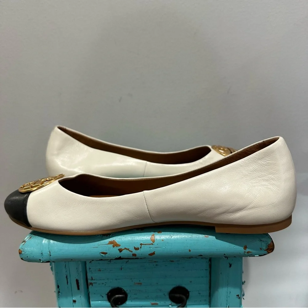 Tory Burch Cap-Toe Ballet Flat Cream Black Leather Gold Tone Logo Medallion 8.5